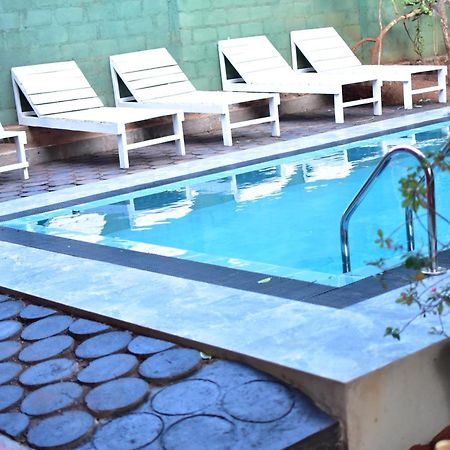 Hotel Hideaway Garage Dambulla Dış mekan fotoğraf