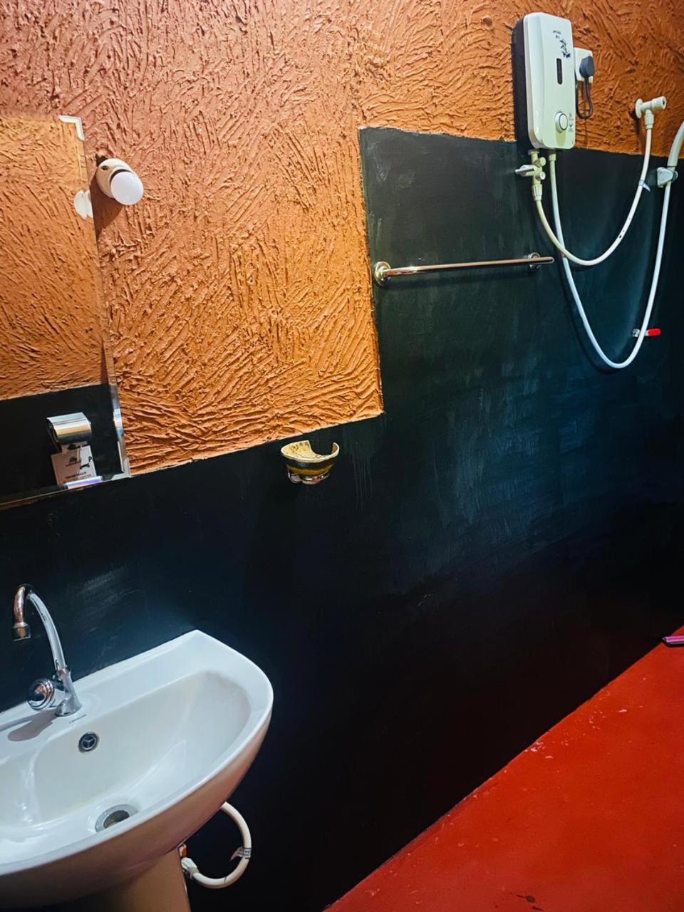 Hotel Hideaway Garage Dambulla Dış mekan fotoğraf